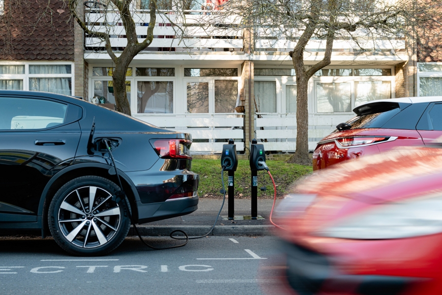 DKV Mobility, 2.500 nuovi punti di ricarica EV nel Regno Unito