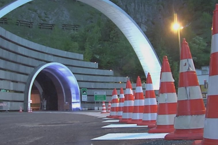 Accordo Italia-Francia, rinviata la chiusura del traforo del Monte Bianco