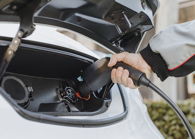 Webfleet amplia il programma OEM.connect ai veicoli elettrici