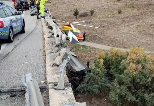 Tragico incidente sulla A19, camion vola da un viadotto