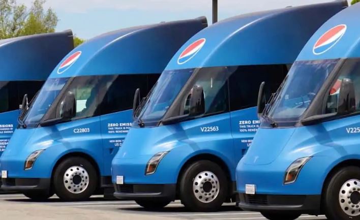 Il Tesla Semi percorre 600 km con una sola carica