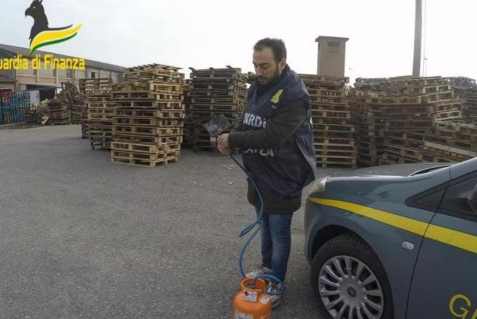 Frode fiscale nel commercio dei pallet, perquisizioni nel Veronese