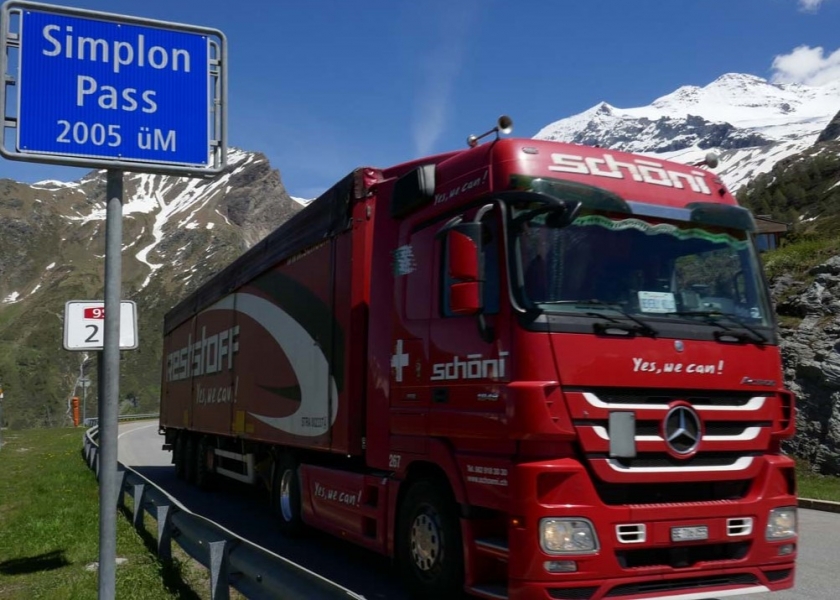 Svizzera, aumenterÃ  la tassa sull'autotrasporto per finanziare il cargo ferroviario