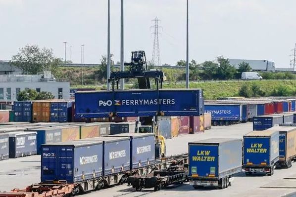 A Novara un progetto sperimentale farÃ  dialogare in tempo reale la filiera delle spedizioni merci