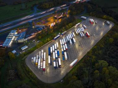 IRU: necessario un accordo urgente dell'UE sui parcheggi per camion