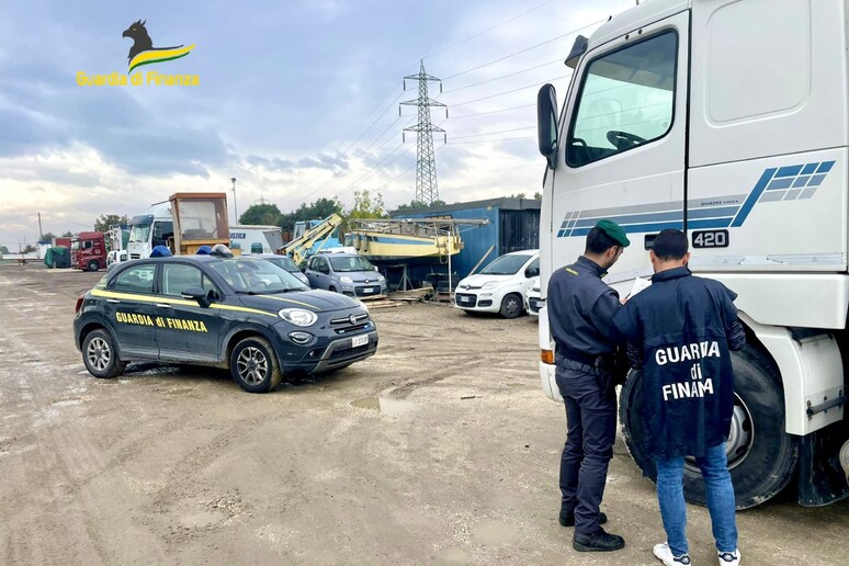Operazione ''missing trucks'': camion e conti correnti sequestrati anche in Olanda