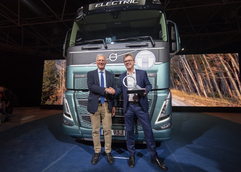 Volvo FH Electric Ã¨ ''Truck of the Year 2024''