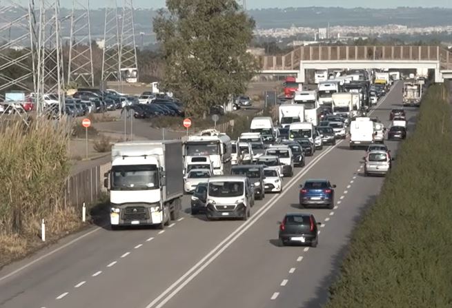 Ex Ilva, la protesta dell'indotto: blocchi stradali e cortei