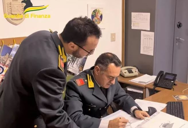 Treviso, falsi contratti di appalto nella logistica: denunciati 12 imprenditori