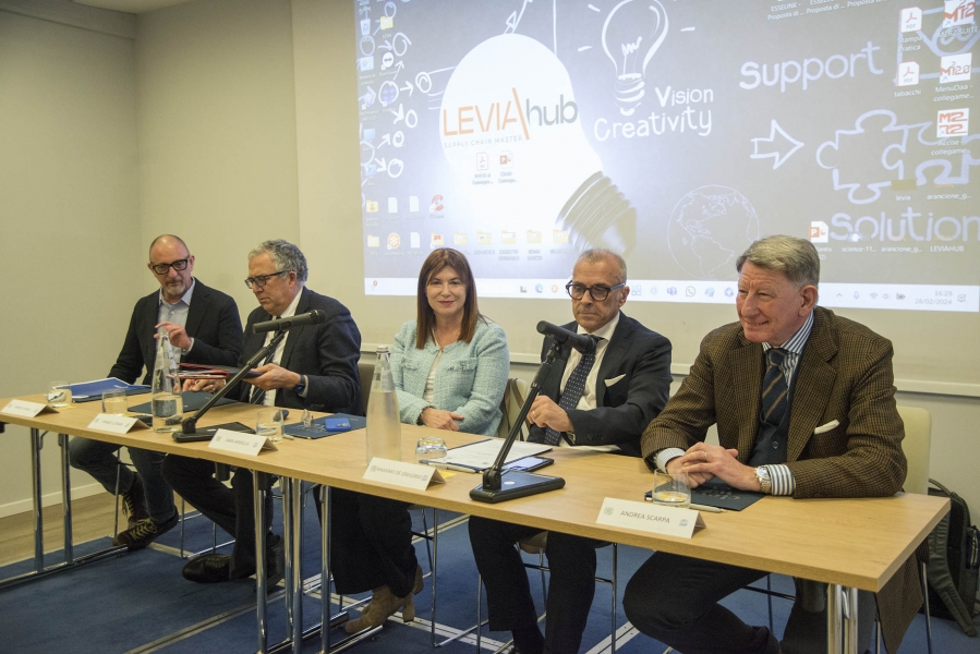 I rischi dei nuovi dazi ambientali UE sull’importazione di merci prodotte con elevate emissioni di gas serra