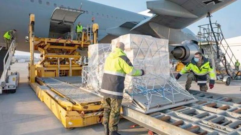 Crescita a due cifre a marzo per il cargo aereo