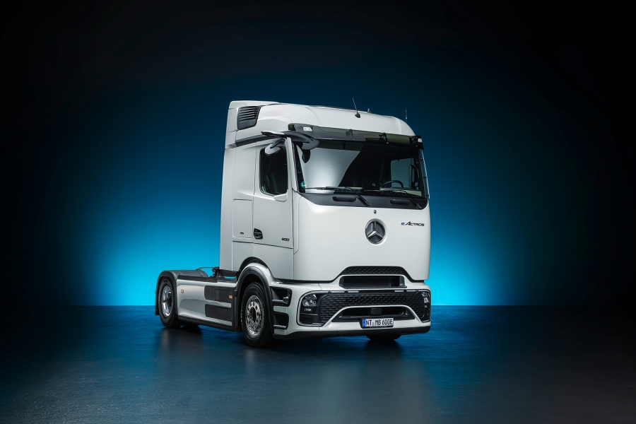 Il Nuovo Mercedes-Benz eActros 600 ''Charged to Change'' in anteprima italiana al Transpotec 2024