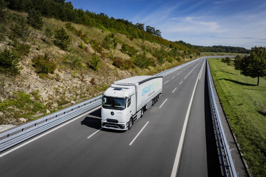 Mercedes-Benz Trucks sfida la storia con l'eActros 600 nella prova su strada più lunga mai realizzata