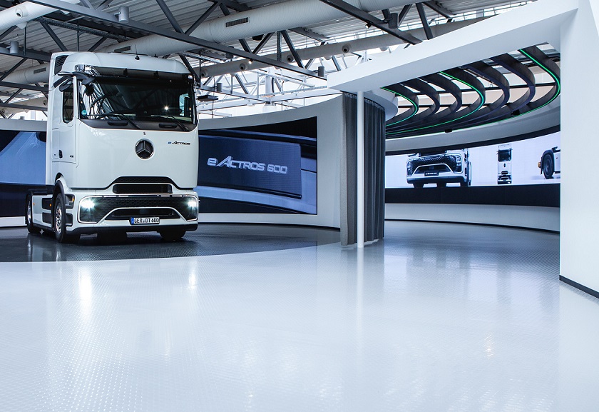 Mercedes-Benz Trucks inaugura l'eActros 600 Experience World