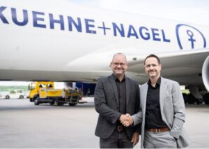 Il trasporto aereo diventa sostenibile per Mercedes-Benz grazie a Kuehne+Nagel