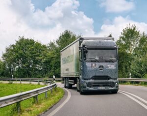 Mercedes-Benz eActros 600: test su strada e caratteristiche chiave