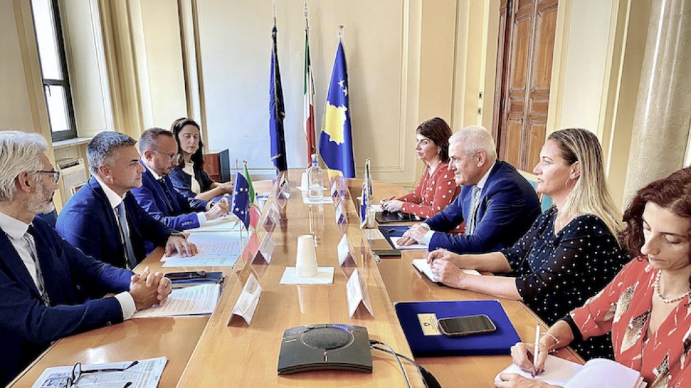 riunione_al_mit_tra_il_viceministro_Edoardo_Rixi_ed_il_ministro_dell’Interno_Xhelal_Svecla_.jpeg