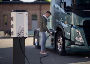 Charging Management, il nuovo servizio Volvo per la ricarica dei camion elettrici