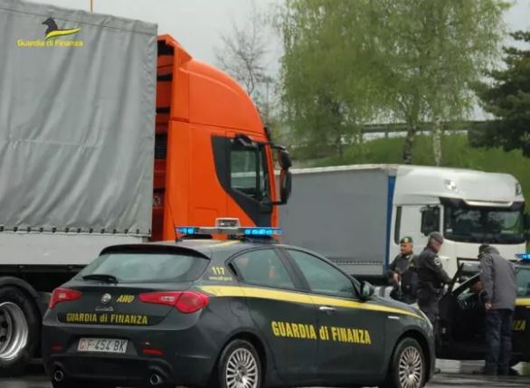 A22, sequestrati 27 mila litri di gasolio di contrabbando