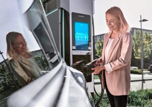 DKV Mobility e Siemens eMobility soluzioni di ricarica rapida in corrente continua ''chiavi in mano''