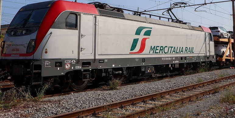 Le auto Volkswagen a bordo dei treni di Mercitalia Rail tra Savona e Arena Po