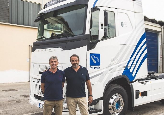 Volvo consegna uno dei primi FH Aero all’azienda di trasporti Bergamin