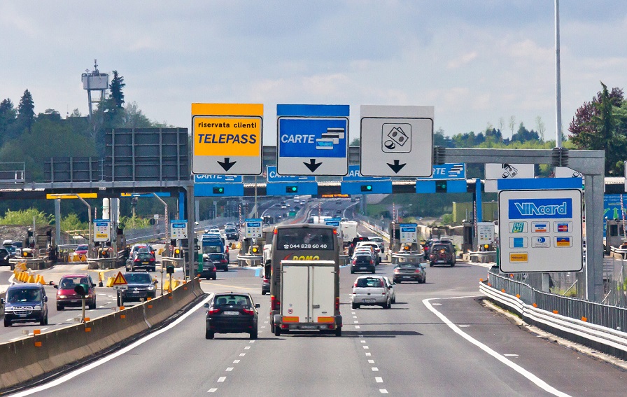Ipotesi falso in bilancio per Autostrade, 7 indagati