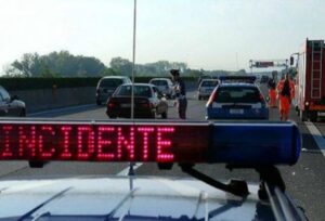 Incidente in A14 a Bologna: tamponamento fra camion