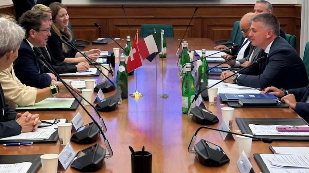 Firma al MIT su cabotaggio transfrontaliero con la Svizzera