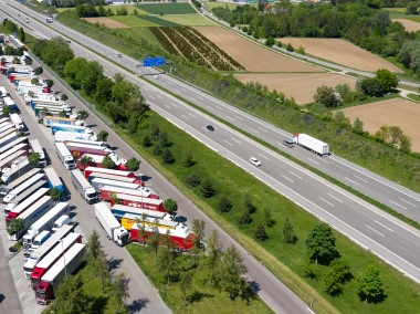 Storico finanziamento da 320 milioni di euro per le nuove aree sosta per camion