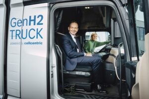 A Daimler Truck 226 millioni per la produzione di 100 camion a idrogeno