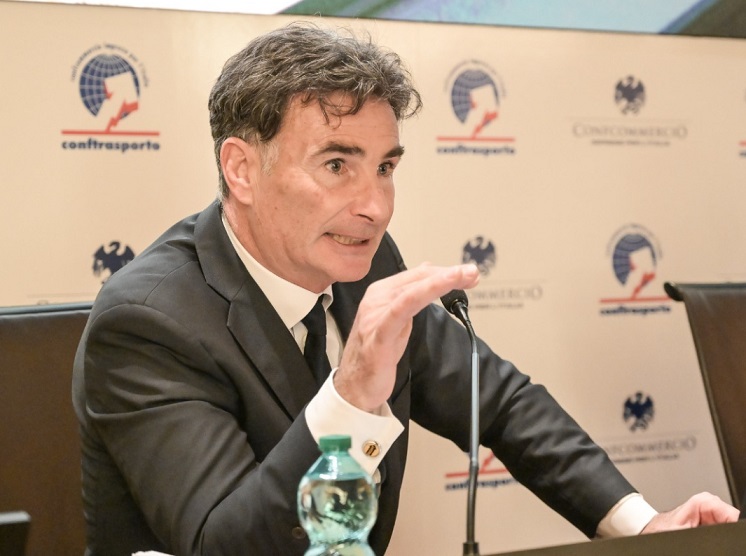 De Pretto (IRU):''In tempi di instabilità, la resilienza del trasporto stradale è fondamentale per l'economia''