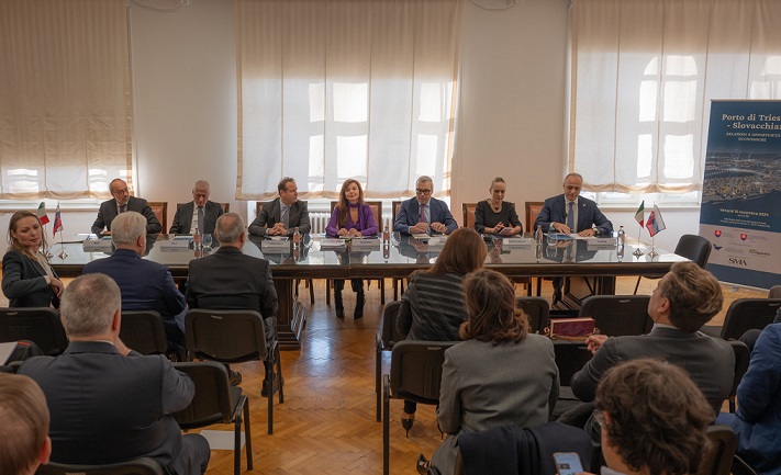 Porti Trieste e Slovacchia: aumenta la competitività economica grazie al potenziamento dei servizi ferroviari