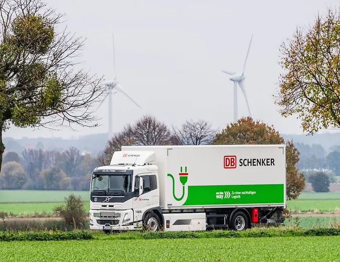 DB Schenker inserisce 40 nuovi Volvo FM Electric nella sua flotta tedesca