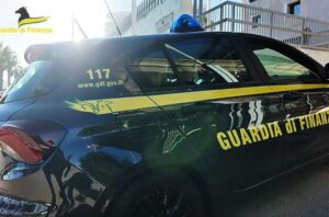 Rubavano merci durante controlli al porto: chiuse indagini su 4 finanzieri e 3 doganieri a Bari