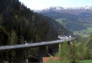 Austria: Ponte Lueg, calendario divieti 2025 e lavori su A13