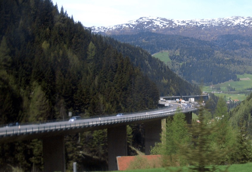 Austria: Ponte Lueg, calendario divieti 2025 e lavori su A13
