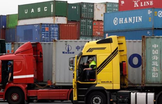 Le chiatte del gruppo Lidl arrivano a Duisburg