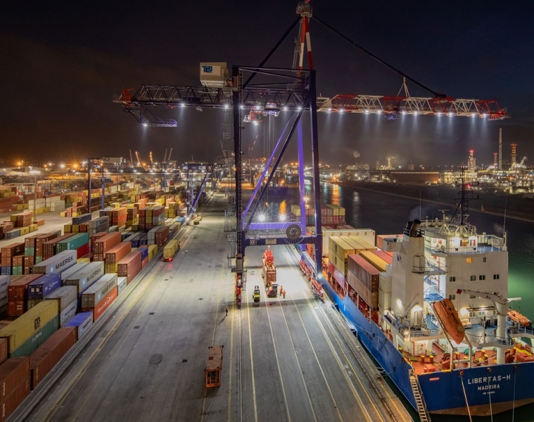 Porto di Ravenna: quattro milioni di euro di incentivi per mezzi ''green'' in banchina