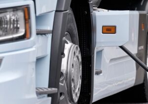 Scania, SKF e LOTS Group lanciano il percorso per i camion elettrici a batteria