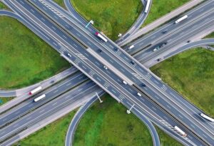 Clean Industrial Deal, cosa significa per il trasporto su strada