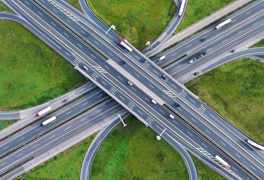 Clean Industrial Deal, cosa significa per il trasporto su strada