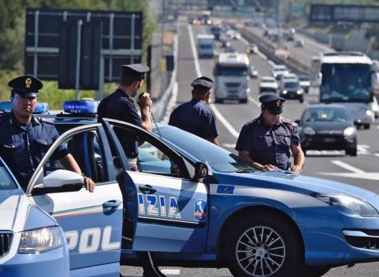 Alla guida del camion causa un grave incidente in Francia e fugge: arrestato a Roma