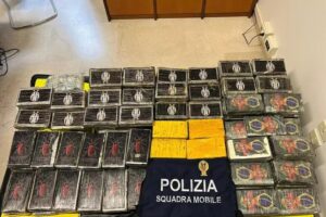 Scoperto un tir con 172 chili di cocaina, tre arresti nel Reggiano