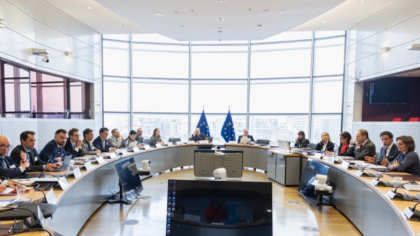 L'IRU sollecita un approccio realistico alla transizione verso una mobilità pulita