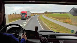 GPS sui camion per monitorare i dipendenti: 50.000 euro di multa ad azienda di autotrasporto