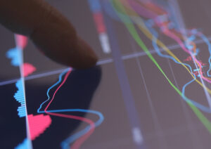 Un cruscotto di analisi dati con grafici, mappe e numeri che mostrano le tendenze dei noli marittimi - approfondimenti - Transportonline