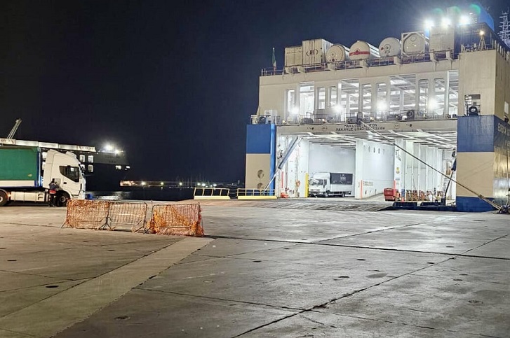 Porto di Catania, operaio muore schiacciato da un container