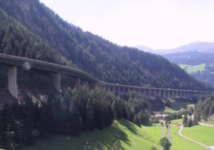 Estendere i tempi di riposo per ridurre le code di camion sul ponte Lueg