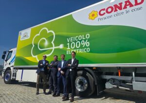 LC3 e Renault Trucks: trasporto sostenibile nei punti vendita PAC 2000A CONAD